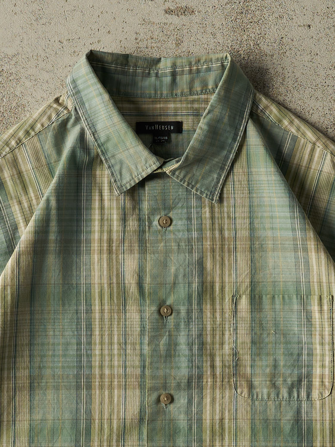 Vintage Y2K Green Van Heusen Cropped Button Up Tee (S/M)