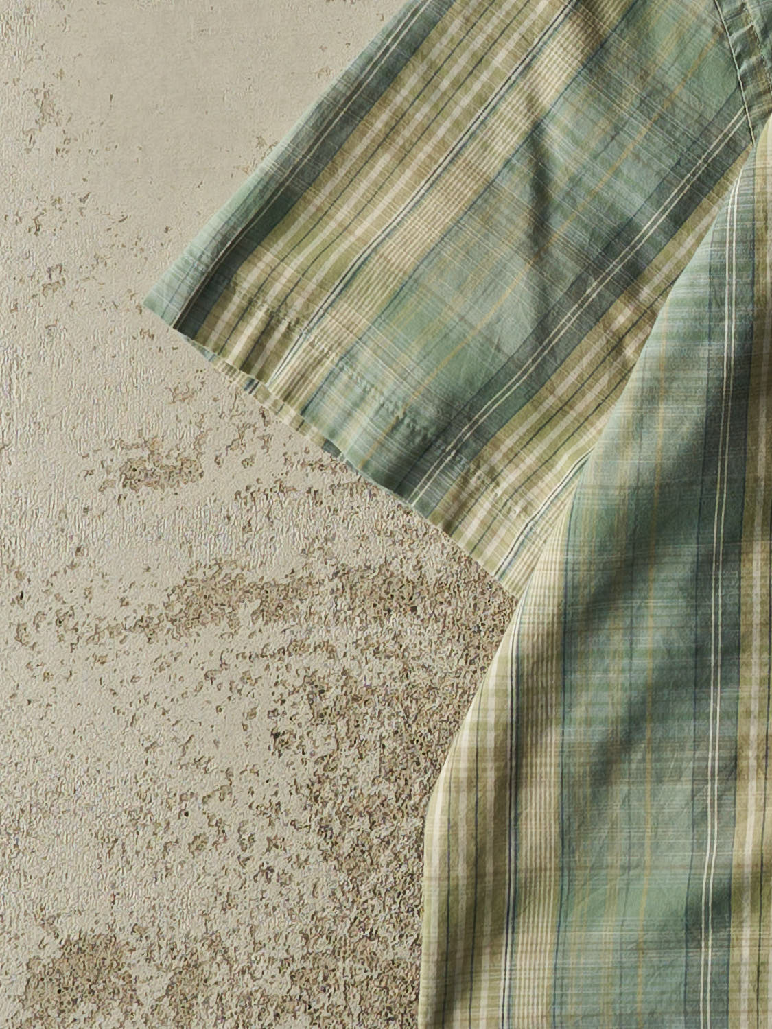 Vintage Y2K Green Van Heusen Cropped Button Up Tee (S/M)