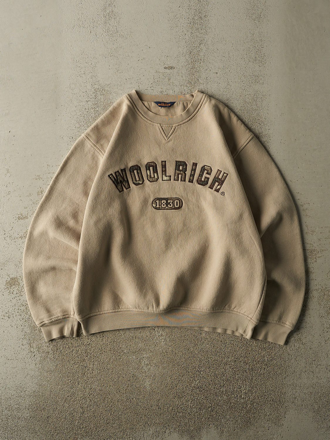 Vintage 90s Beige Woolrich Embroidered Crewneck (L)