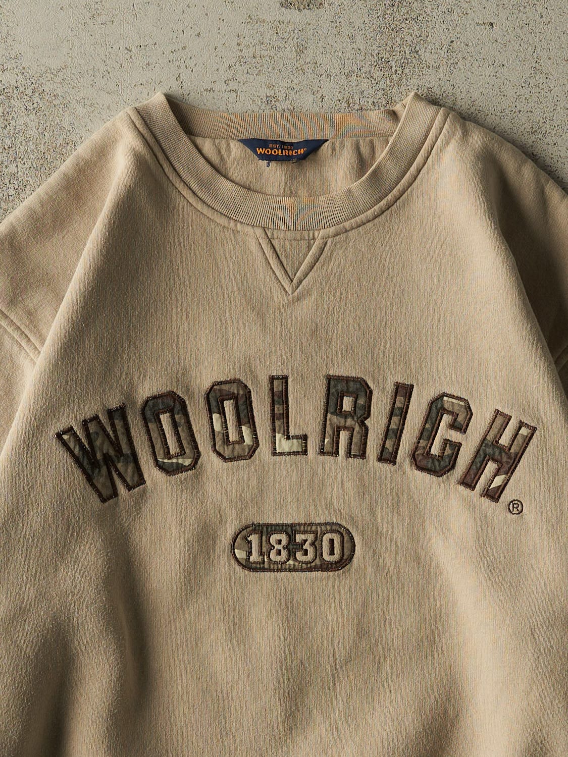 Vintage 90s Beige Woolrich Embroidered Crewneck (L)