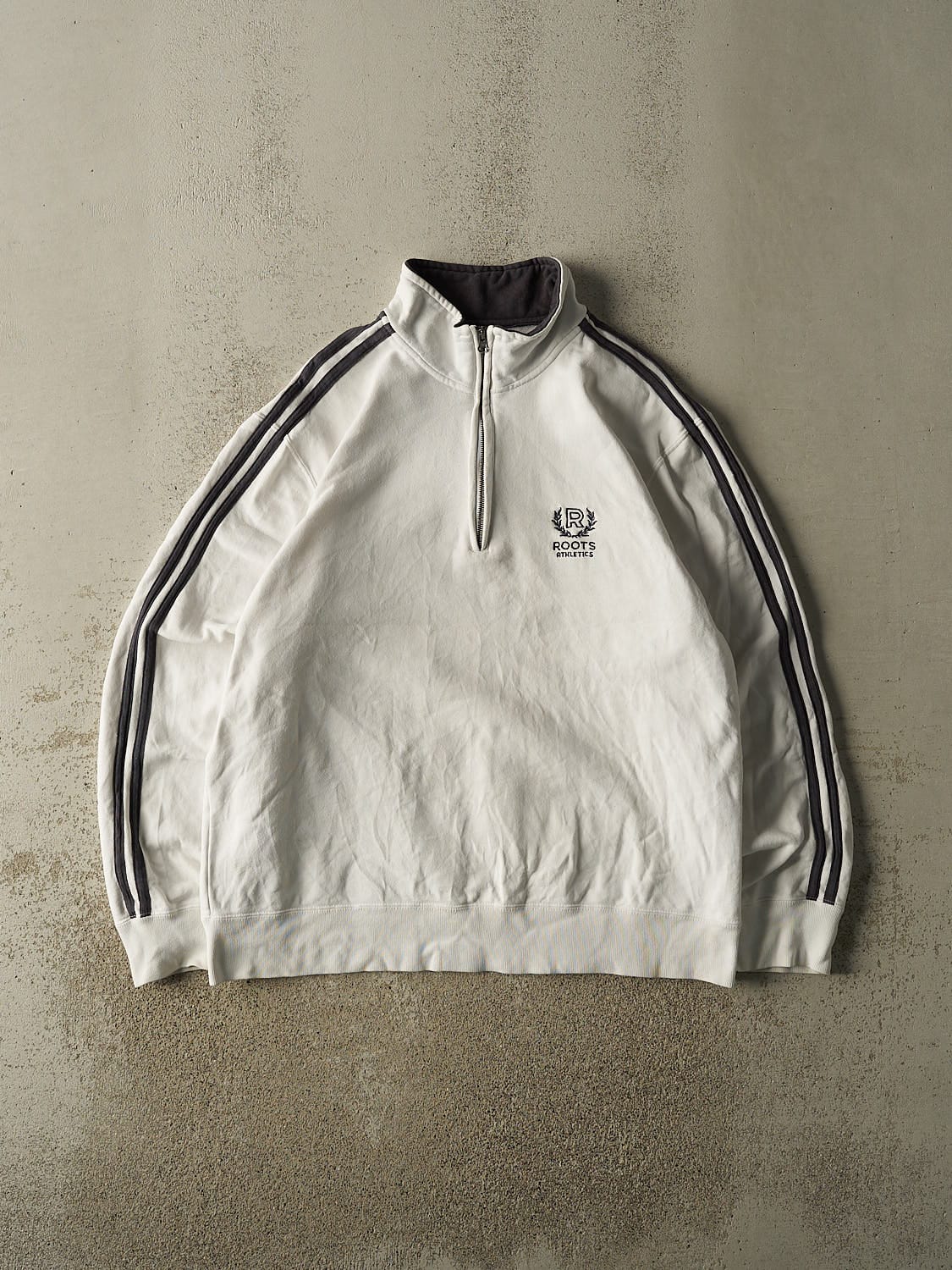 Vintage Y2K White Roots Athletics Embroidered Quarter Zip Sweater (XL)