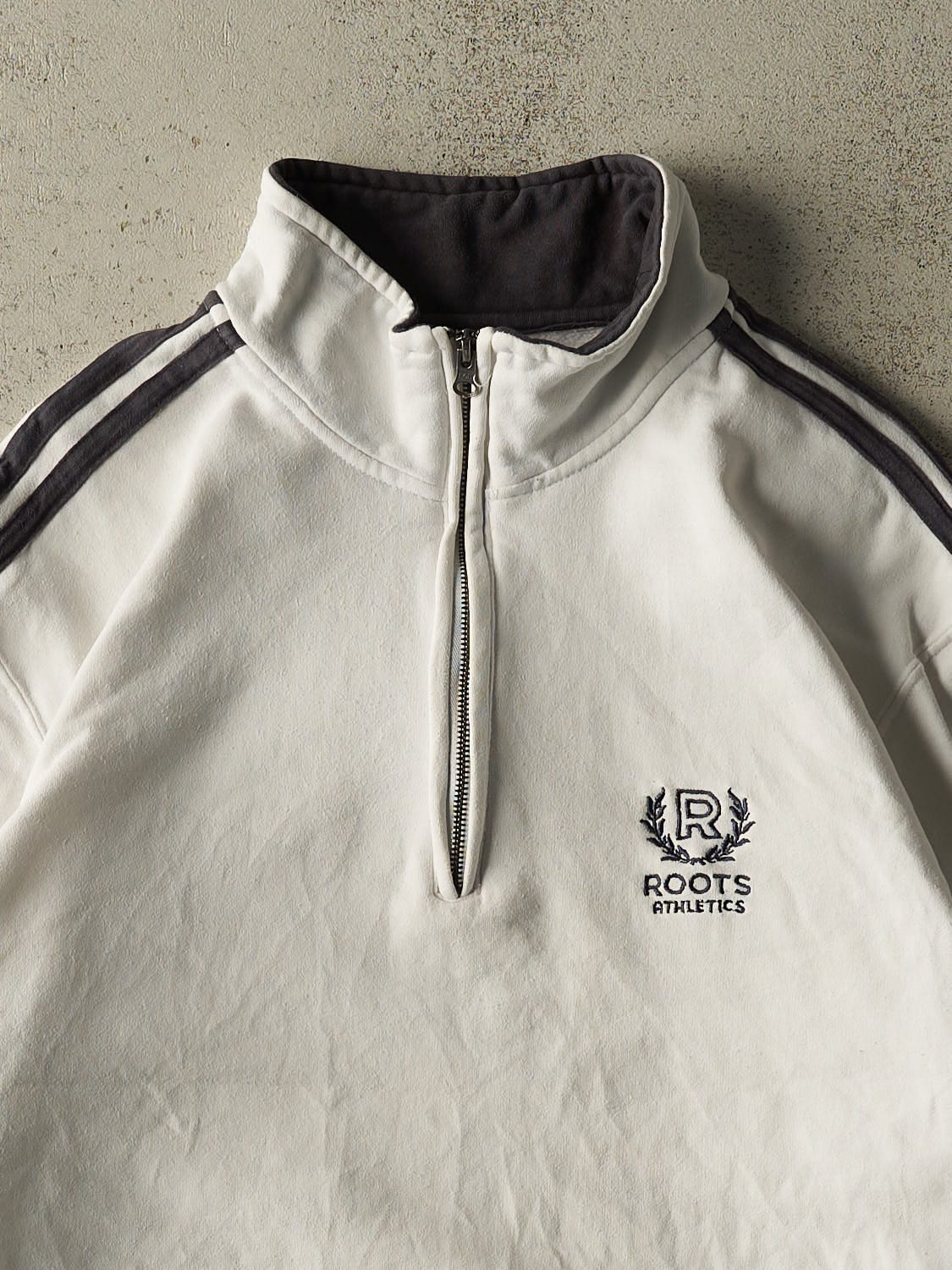 Vintage Y2K White Roots Athletics Embroidered Quarter Zip Sweater (XL)