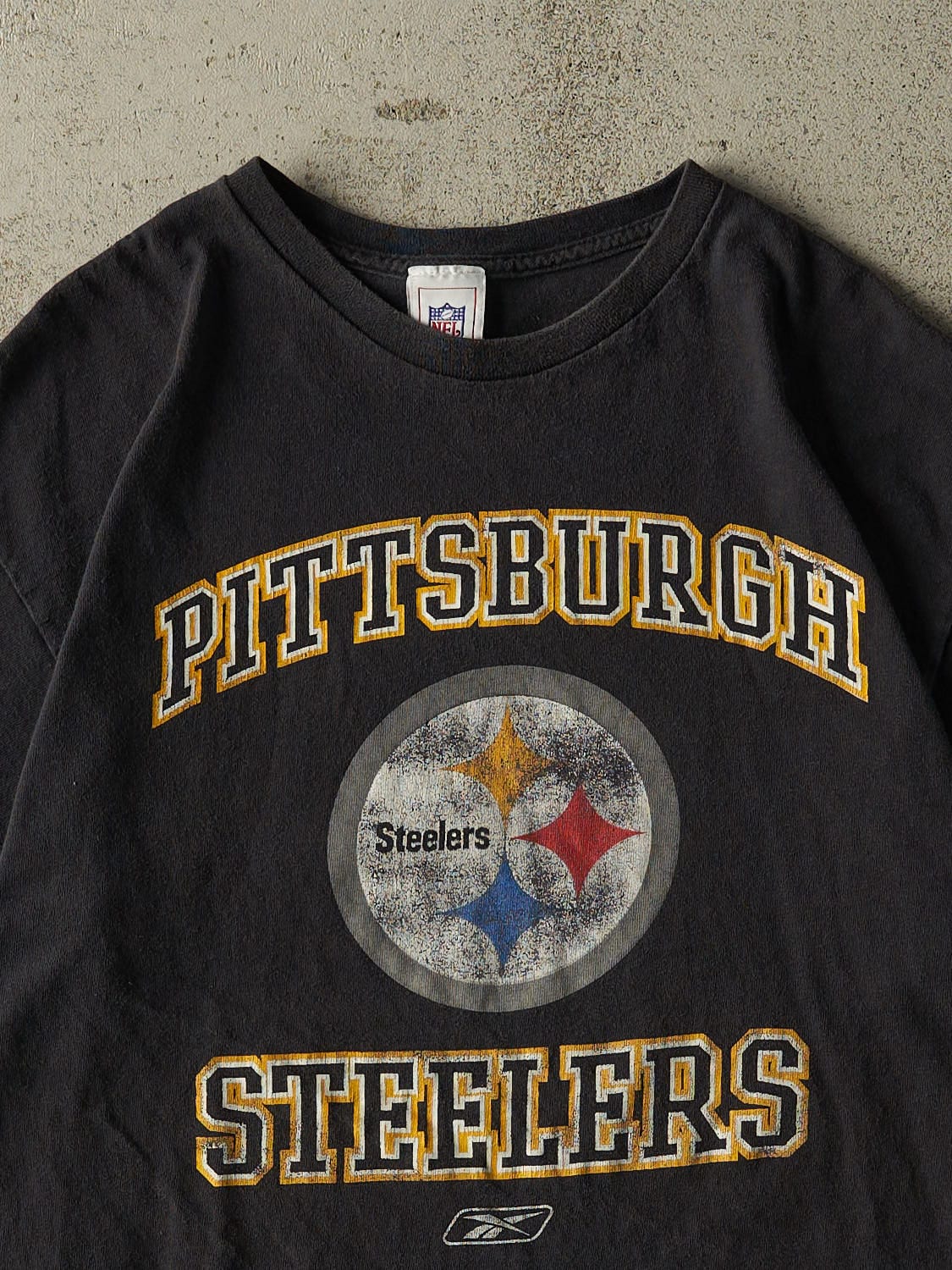 Vintage Y2K Faded Black Pittsburgh Steelers Tee (L)