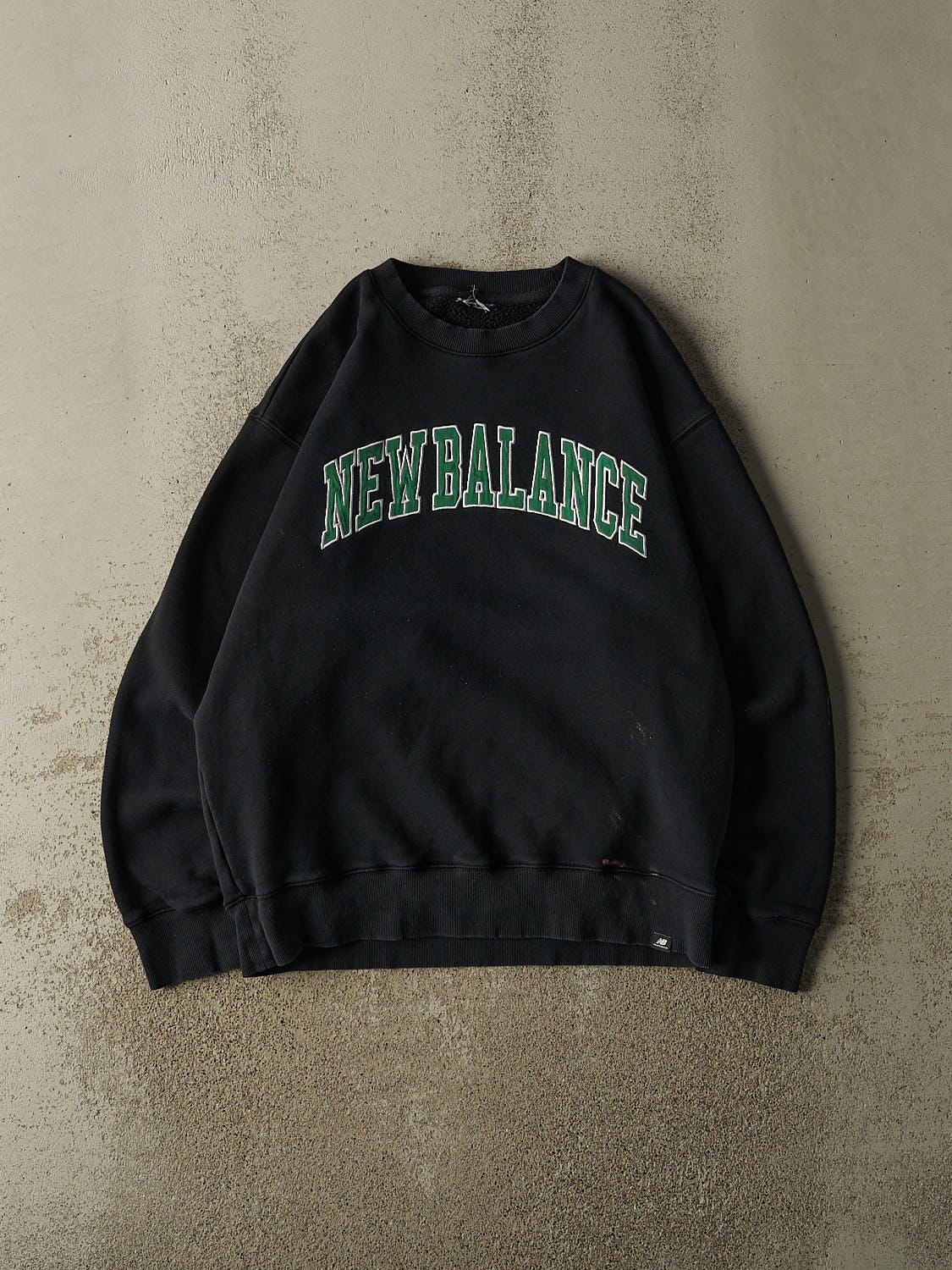 Vintage Y2K Black New Balance Embroidered Crewneck (L)