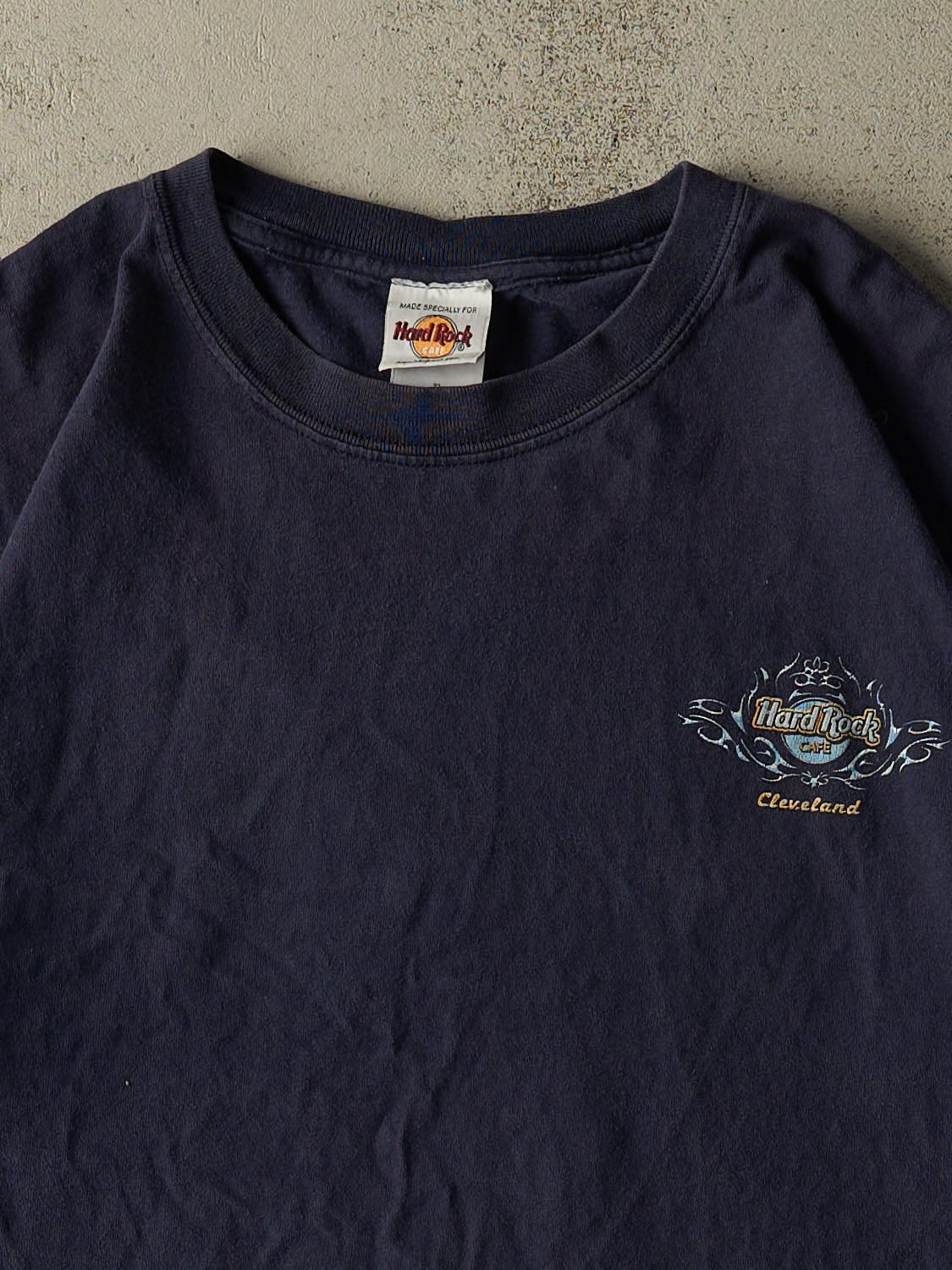 Vintage Y2K Navy Blue Hard Rock Cafe Cleveland Tee (L/XL)