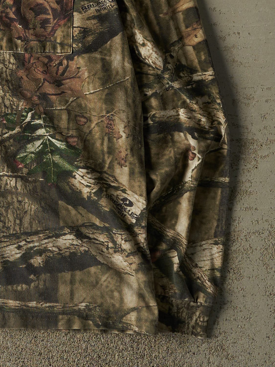 Vintage Y2K Camo Break Up Infinity Pocket Long Sleeve (M/L)