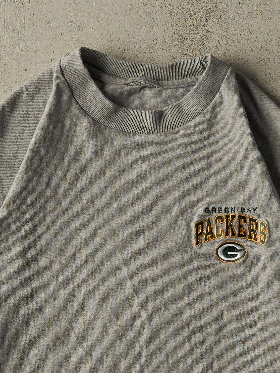 Vintage 90s Grey Green Bay Packers Embroidered Tee (M)