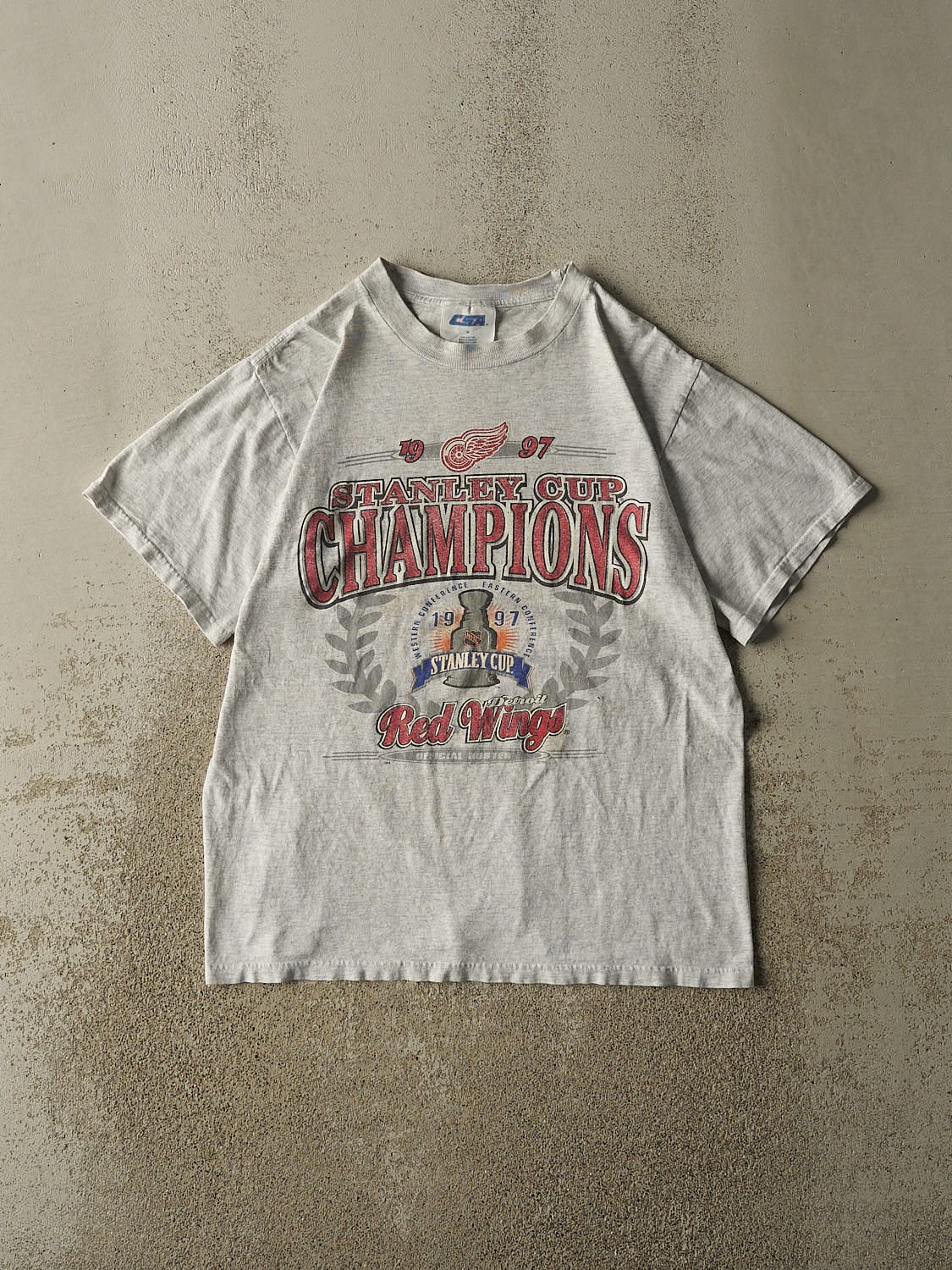 Vintage 97' Heather Grey Detroit Red Wings Stanley Cup Champions Tee (M/L)