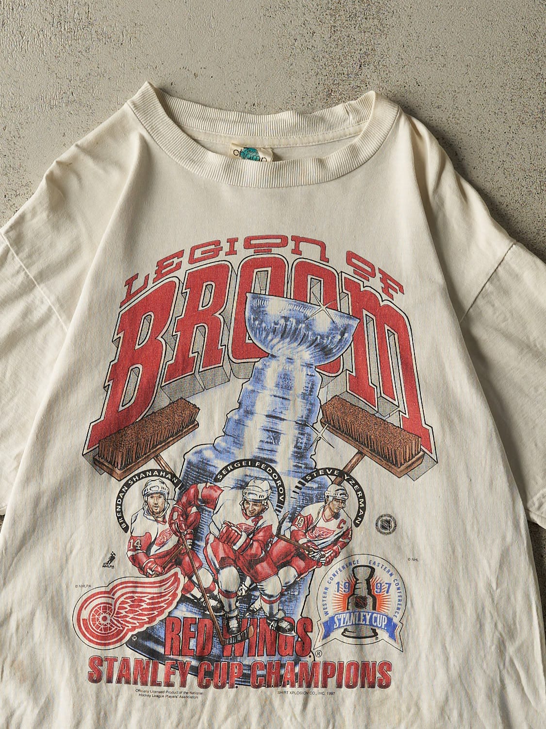 Vintage 97' Beige Detroit Red Wings Stanley Cup Champions Tee (M)