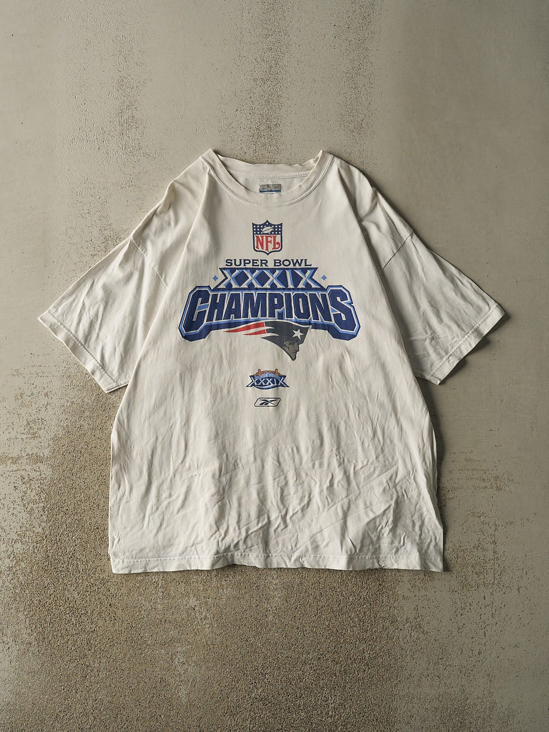 Vintage Y2K White New England Patriots Super Bowl XXXIX Champions Tee (XL/XXL)