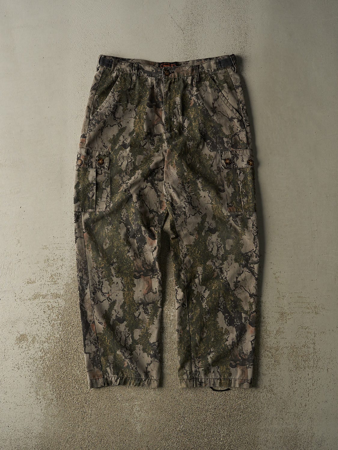Vintage Y2K Camo Cargo Pants (36x31)