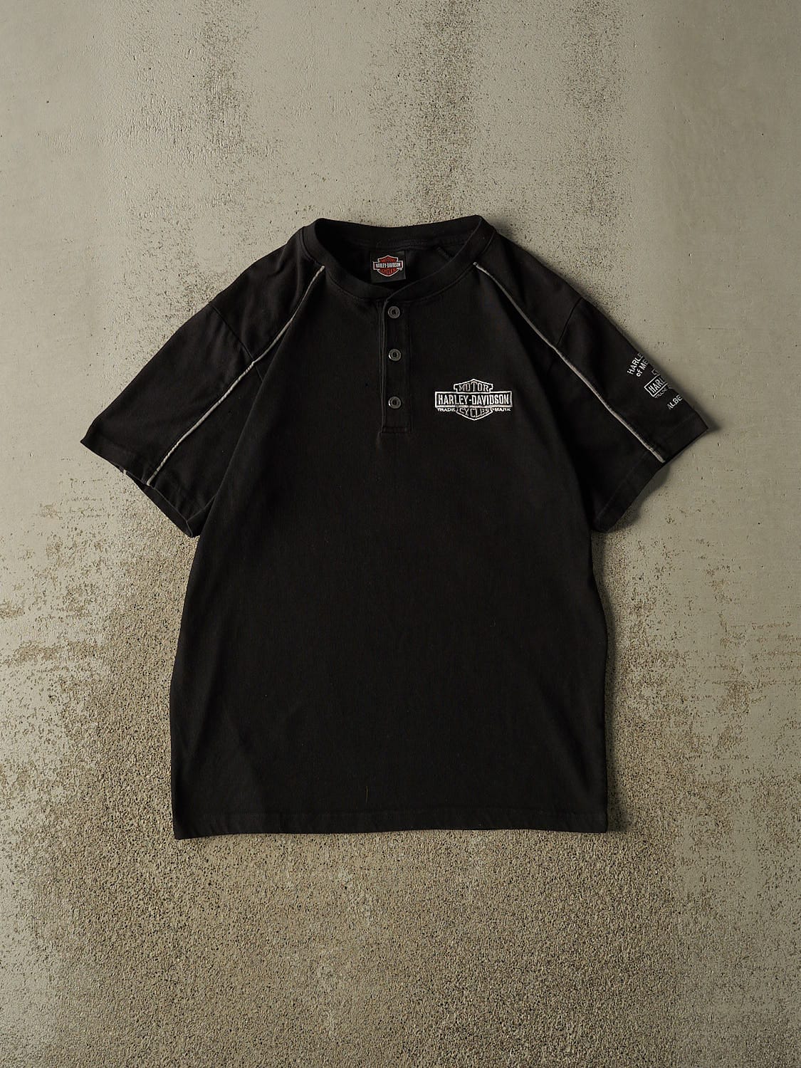 Vintage Y2K Black Harley Davidson Alberta Canada Quarter Button Tee (M/L)