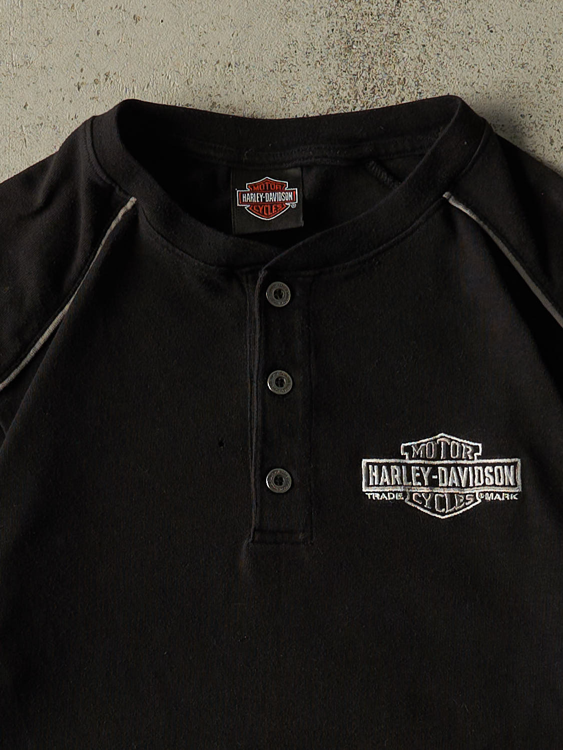 Vintage Y2K Black Harley Davidson Alberta Canada Quarter Button Tee (M/L)