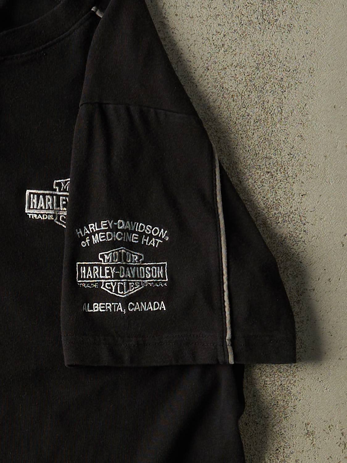 Vintage Y2K Black Harley Davidson Alberta Canada Quarter Button Tee (M/L)