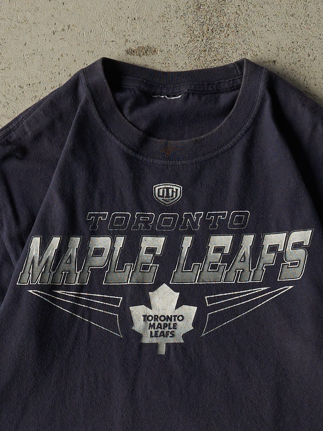 Vintage Y2K Navy Blue Toronto Maple Leafs Tee (M)