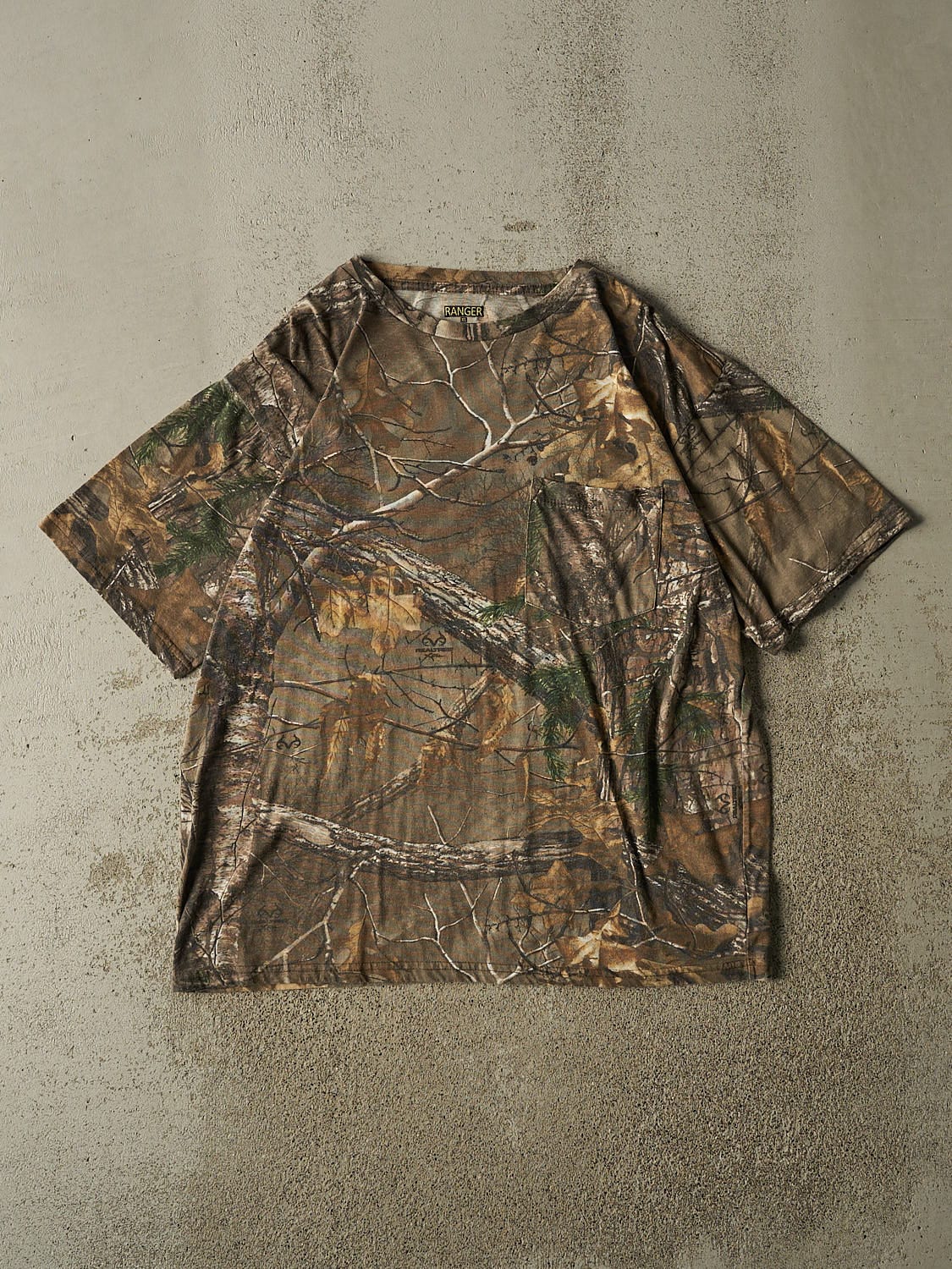 Vintage Y2K Camo Realtree Pocket Tee (L/XL)