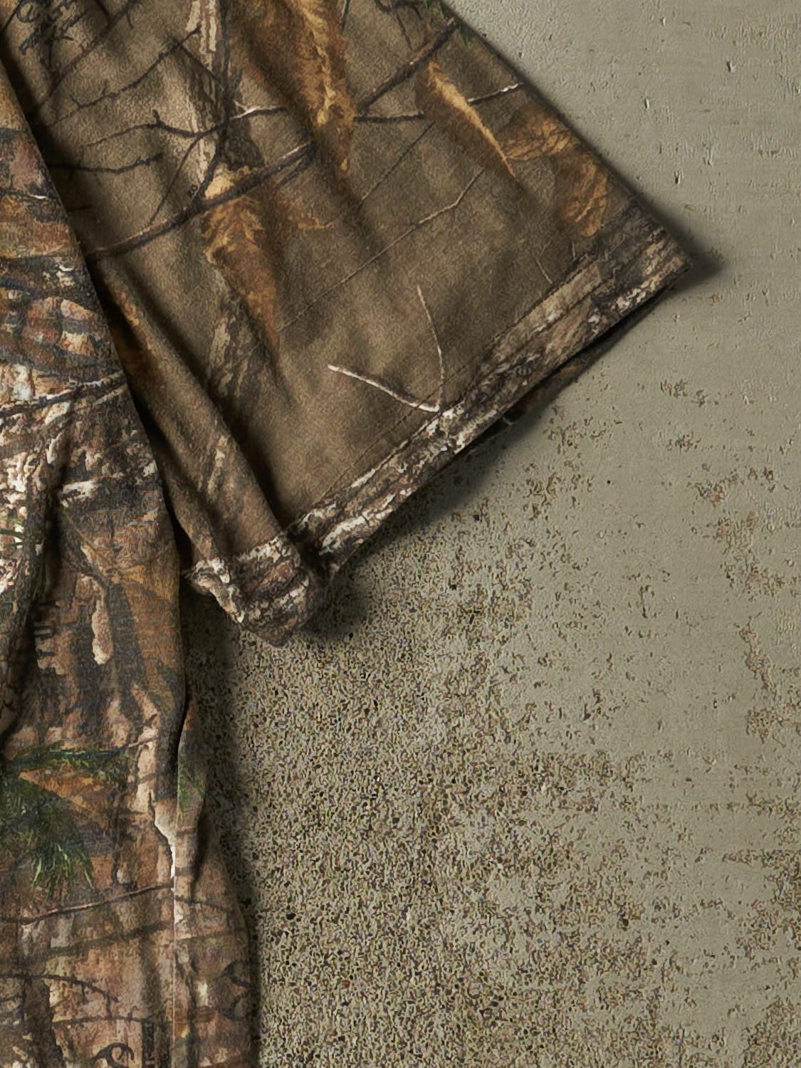 Vintage Y2K Camo Realtree Pocket Tee (L/XL)