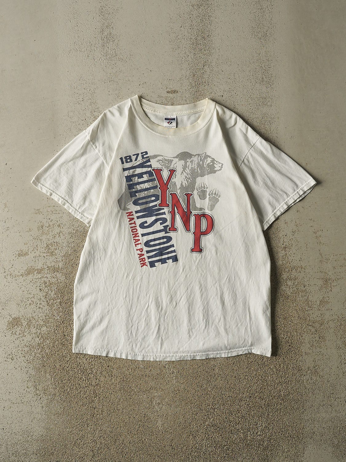 Vintage Y2K White Yellowstone National Park Tee (L)