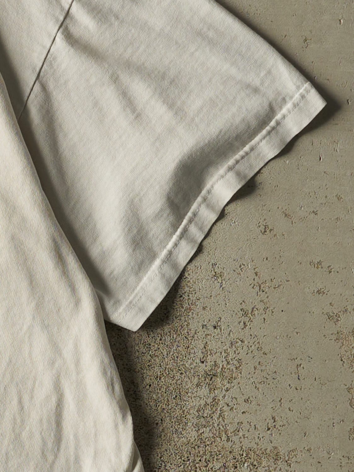 Vintage Y2K Beige London England Tee (M/L)