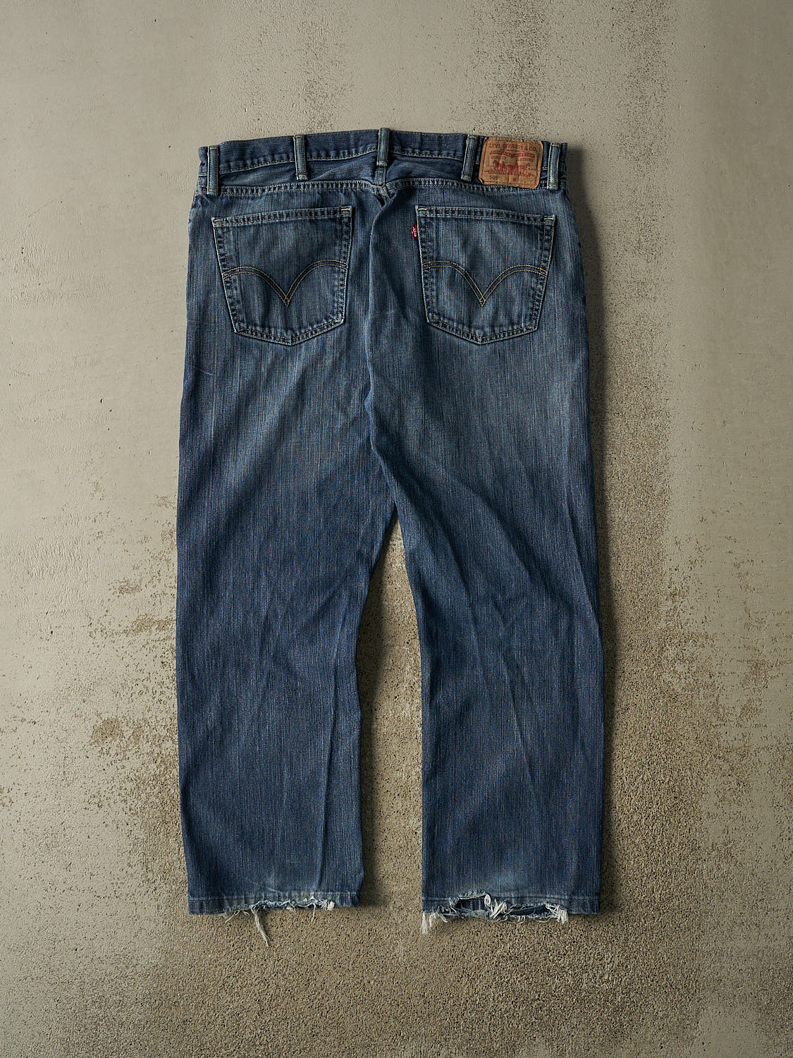 Vintage Y2K Dark Wash Levi's 505 Jeans (38x28.5)