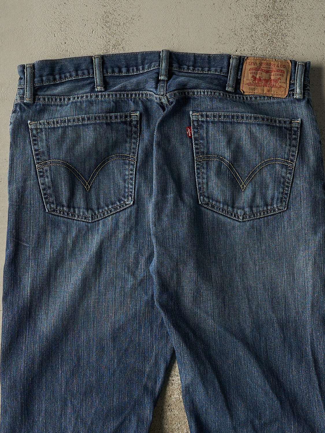Vintage Y2K Dark Wash Levi's 505 Jeans (38x28.5)