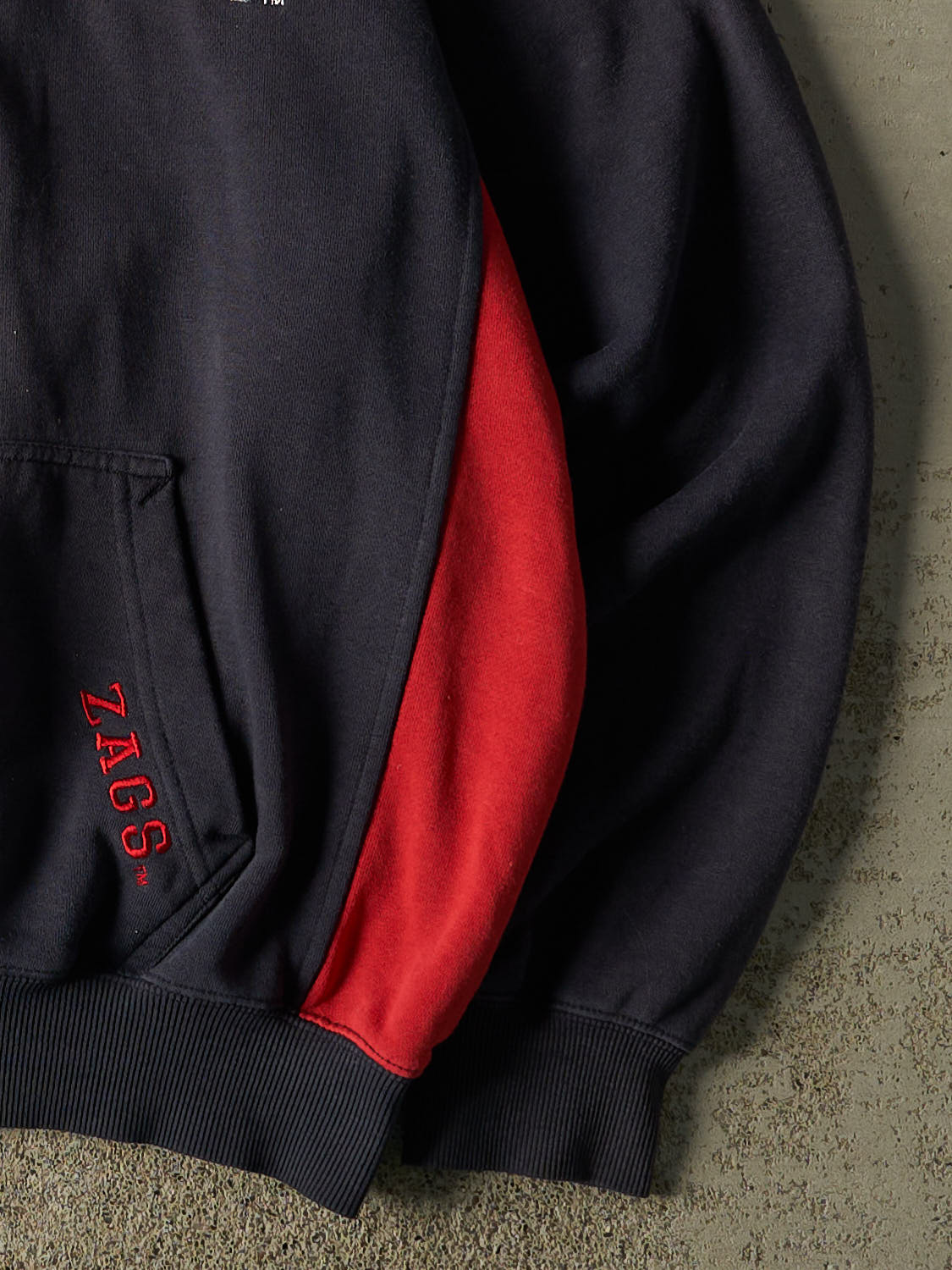 Vintage Y2K Faded Black Gonzaga University Embroidered Hoodie (L/XL)