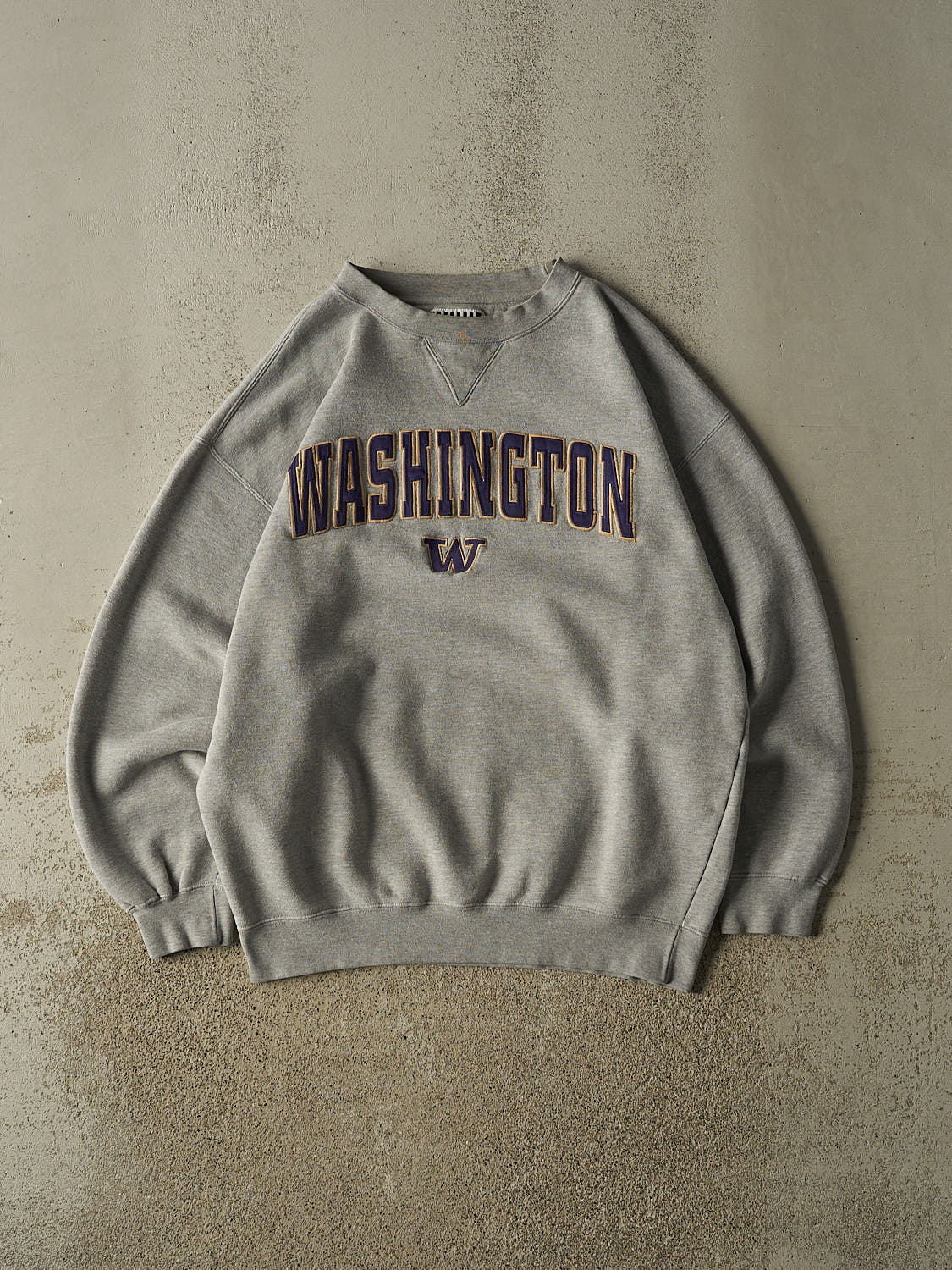 Vintage Y2K Grey University of Washington Embroidered Crewneck (XL/XXL)