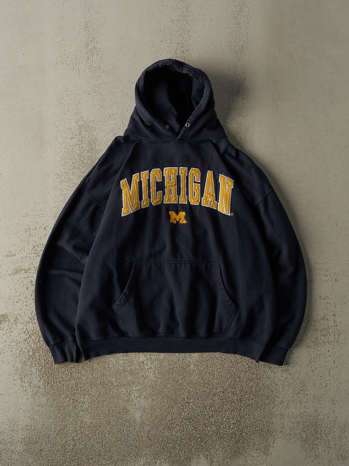 Vintage 90s Navy Blue University of Michigan Embroidered Hoodie (M)