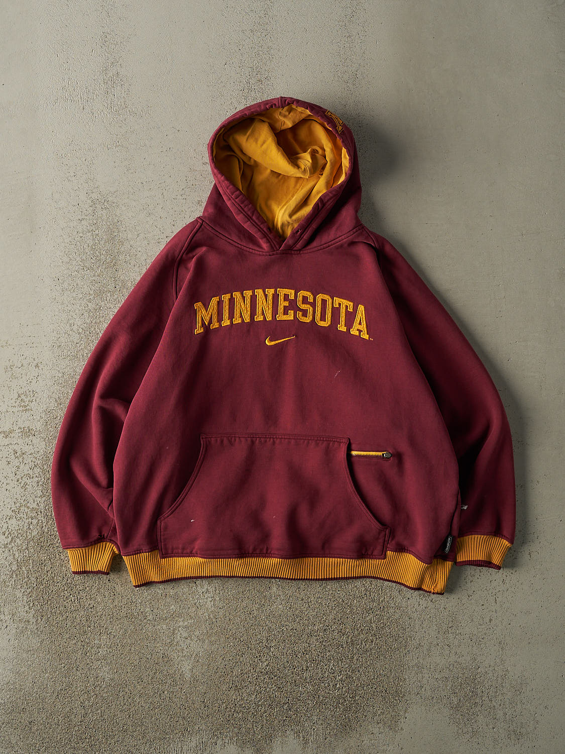 Vintage Y2K Burgundy University of Minnesota Nike Middle Swoosh Hoodie (L)