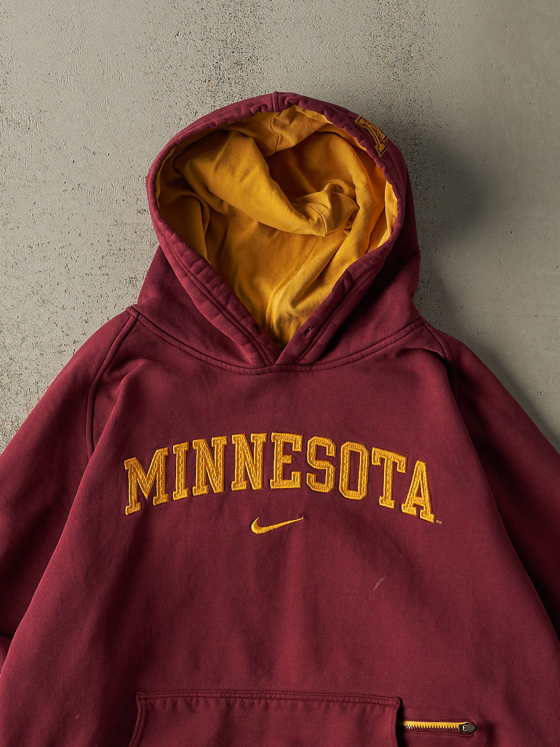 Vintage Y2K Burgundy University of Minnesota Nike Middle Swoosh Hoodie (L)