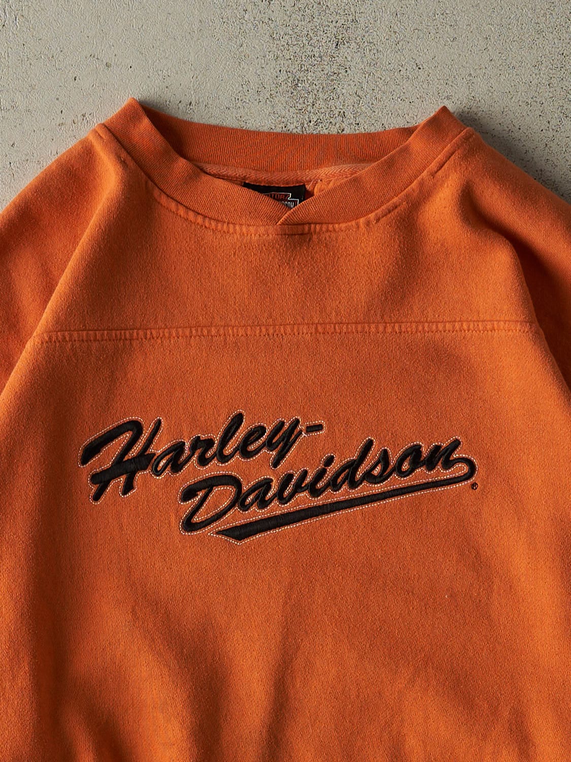 Vintage Y2K Orange Harley Davidson Reading PA Embroidered Crewneck (XL/XXL)
