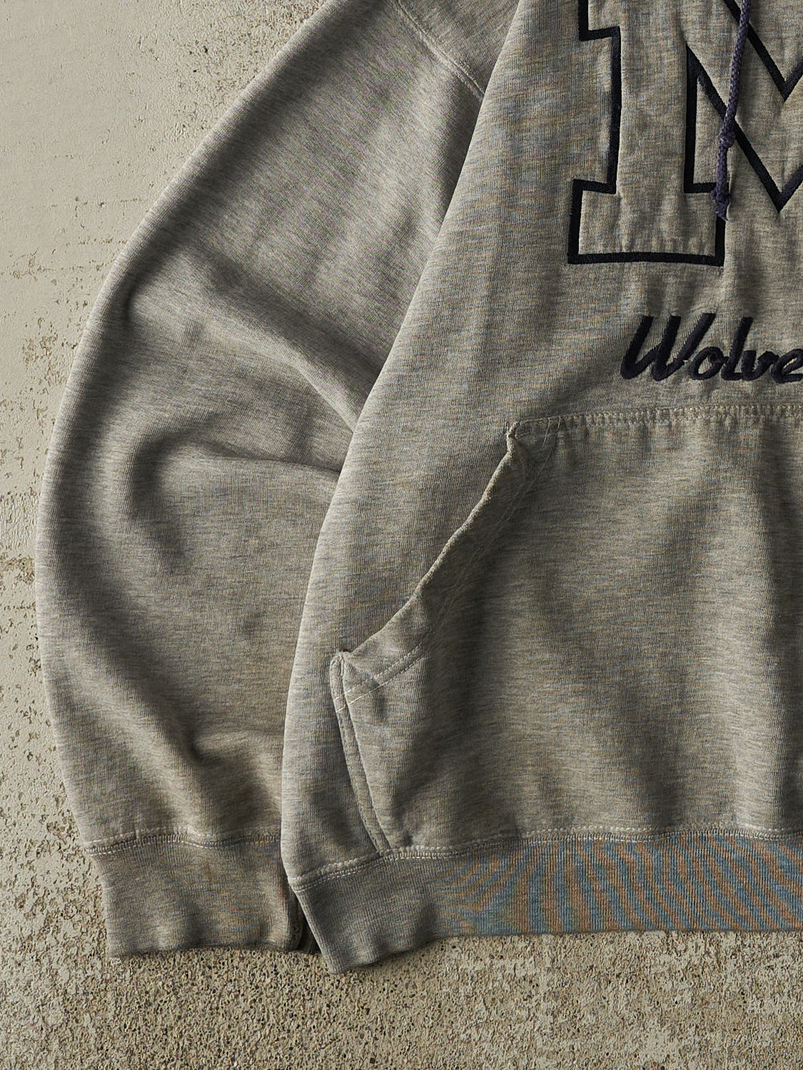 Vintage Y2K Grey University of Michigan Embroidered Hoodie (M/L)