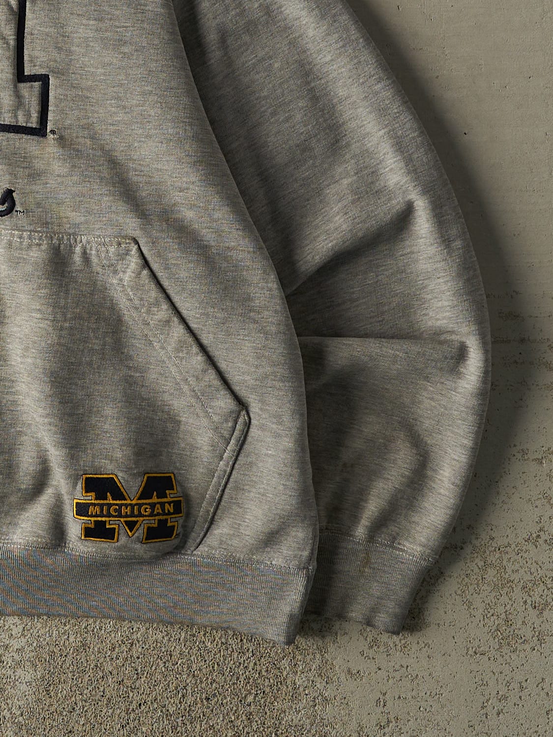 Vintage Y2K Grey University of Michigan Embroidered Hoodie (M/L)