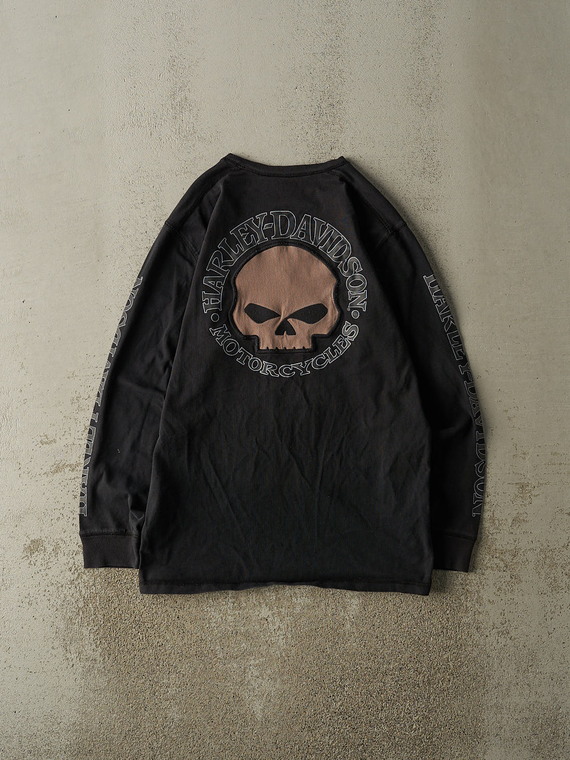 Vintage Y2K Faded Black Harley Davidson Embroidered Long Sleeve (L/XL)