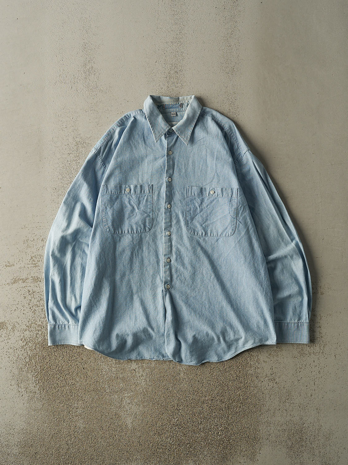 Vintage 90s Light Wash Denim Button Up Long Sleeve (XL)