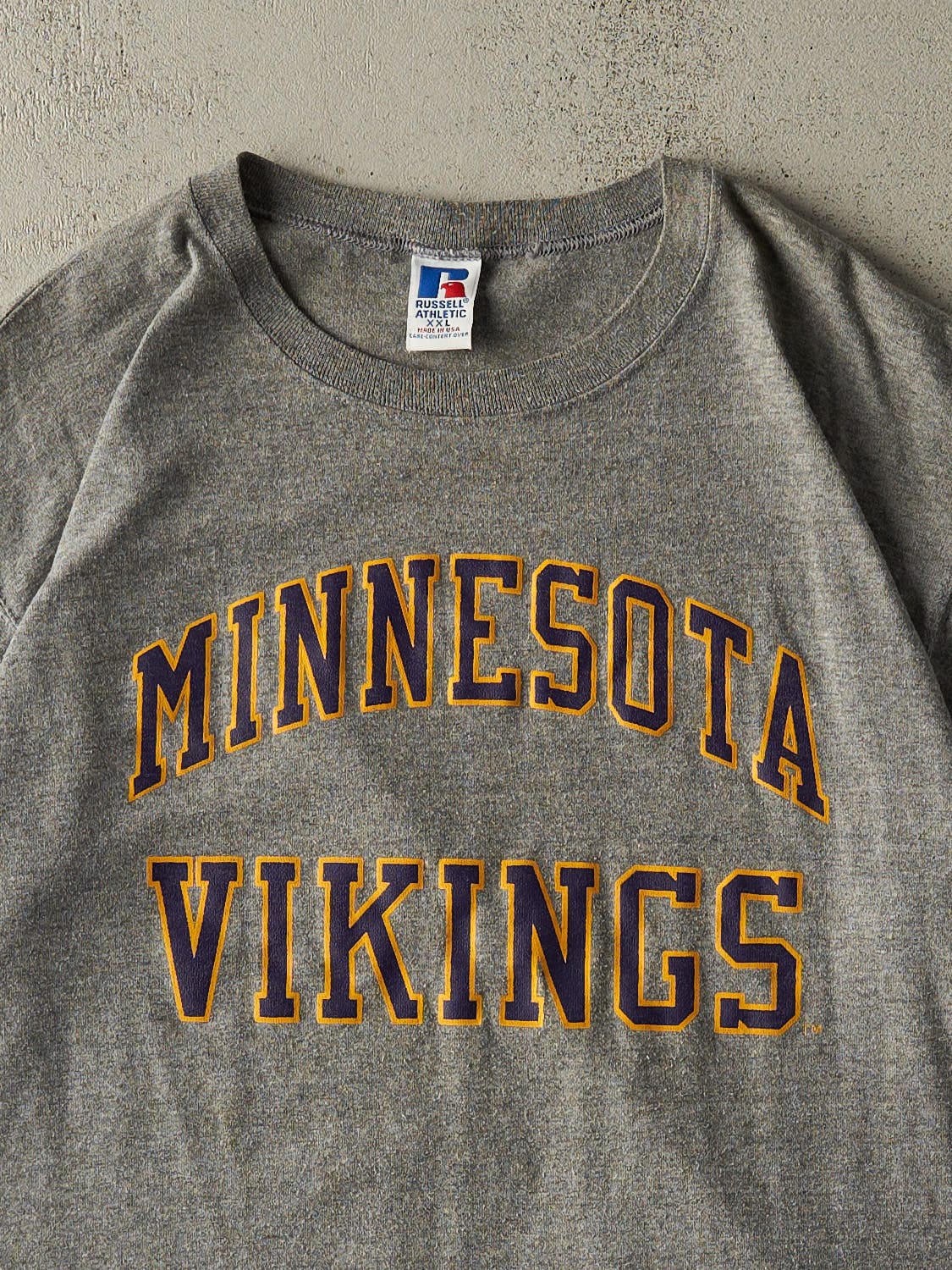 Vintage 90s Grey Russell Athletic Minnesota Vikings Tee (XL)