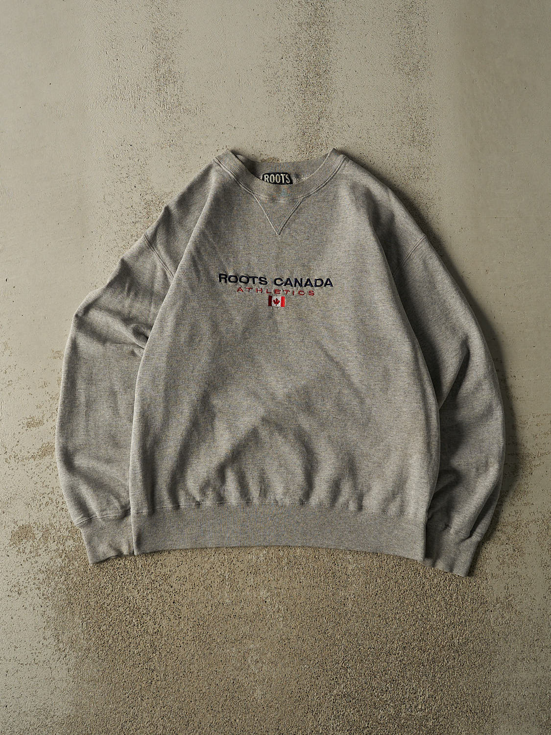 Vintage Y2K Grey Roots Athletics Embroidered Crewneck (L/XL)