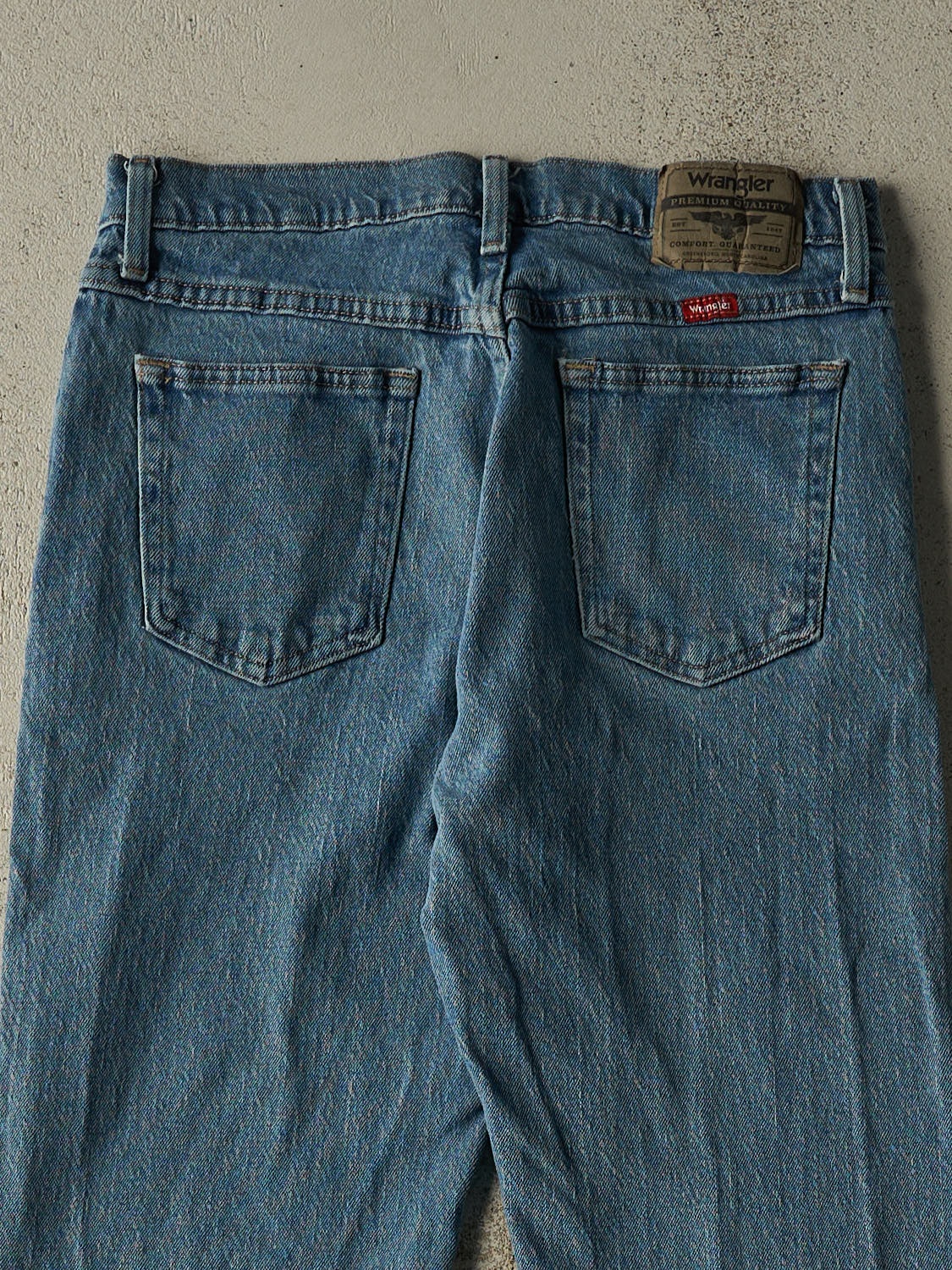 Vintage Y2K Mid Wash Wrangler Jeans (29x32)