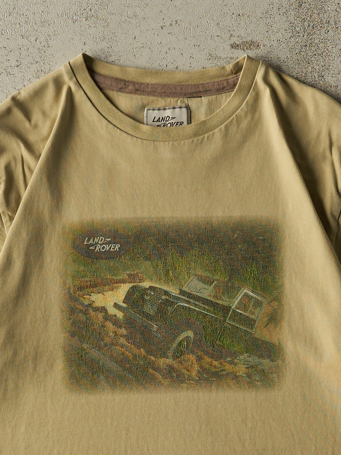 Vintage Y2K Beige Land Rover Tee (L)