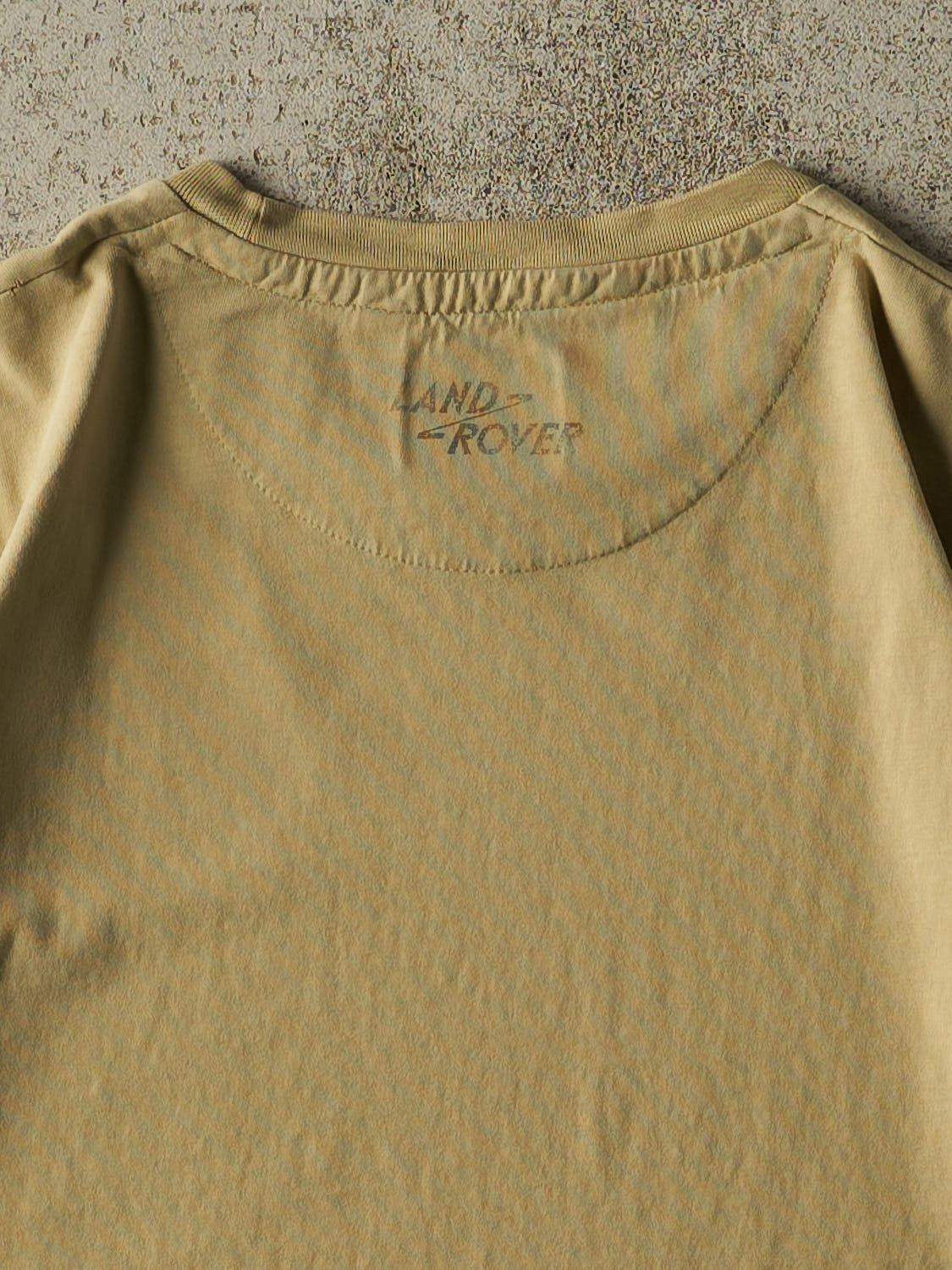 Vintage Y2K Beige Land Rover Tee (L)
