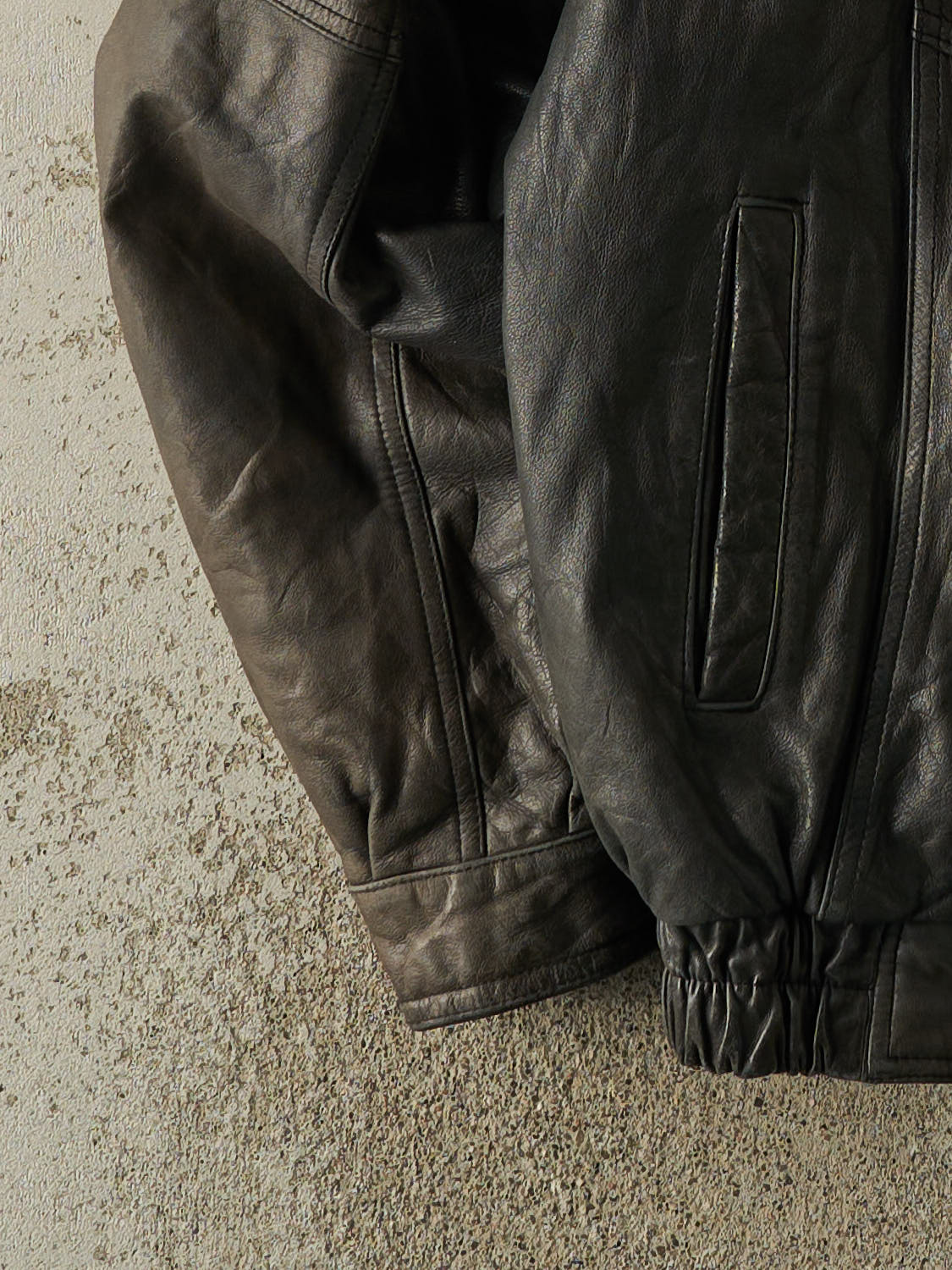 Vintage 90s Sun Faded Black Leather Bomber Jacket (M)