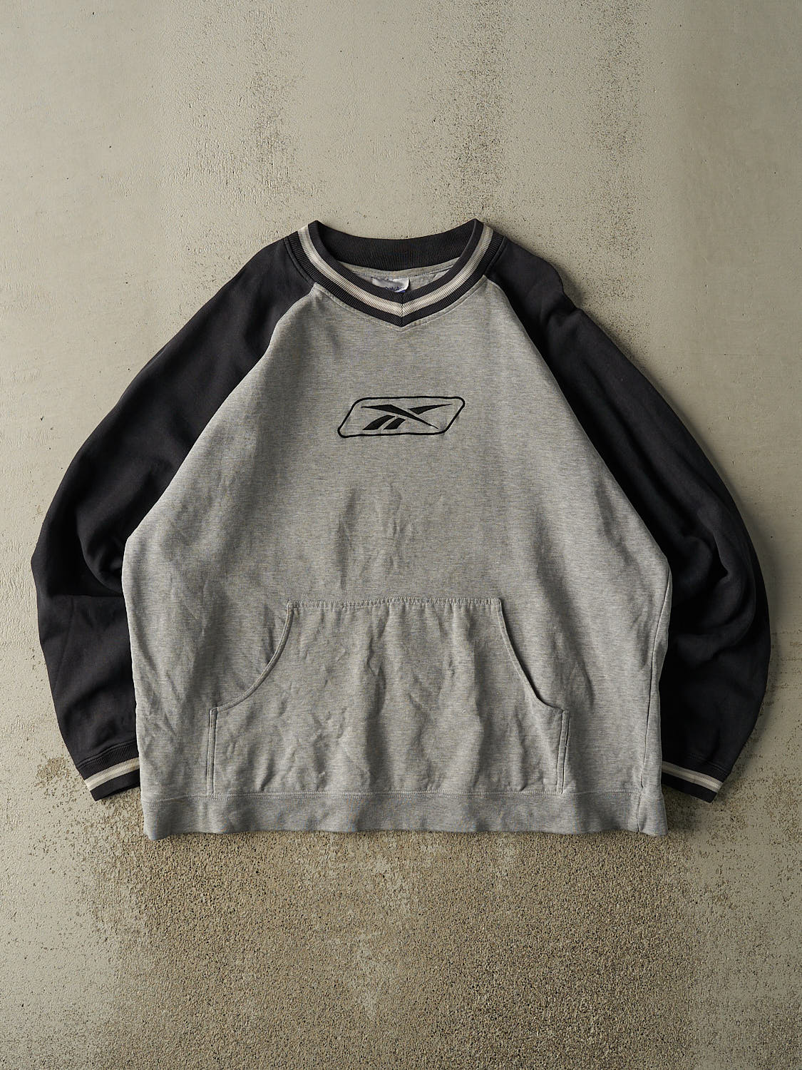 Vintage 90s Grey & Black Reebok Embroidered Crewneck (XL/XXL)