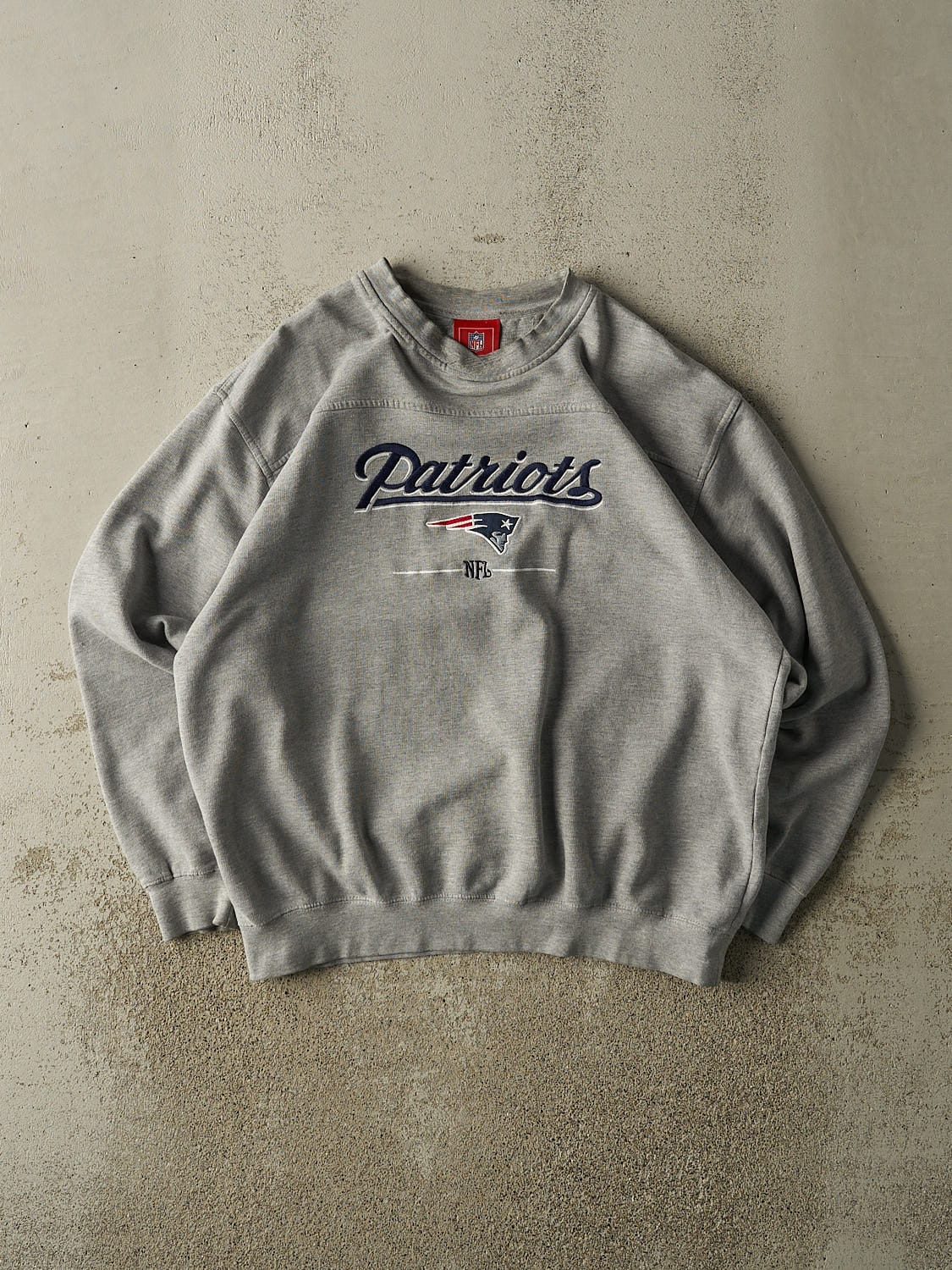 Vintage Y2K Grey New England Patriots Crewneck (L/XL)