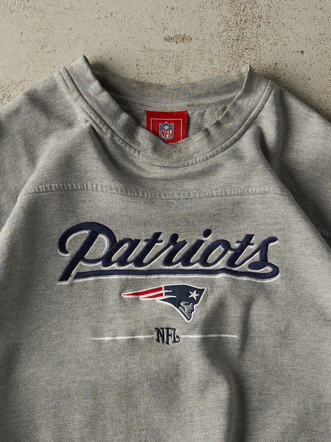 Vintage Y2K Grey New England Patriots Crewneck (L/XL)