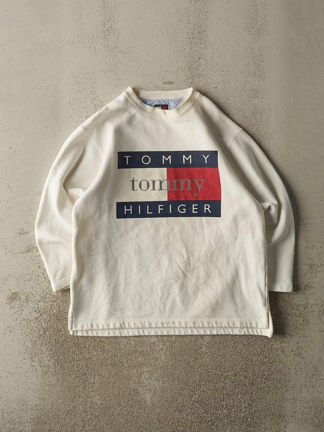 Vintage 90s White Tommy Hilfiger Crewneck (L/XL)