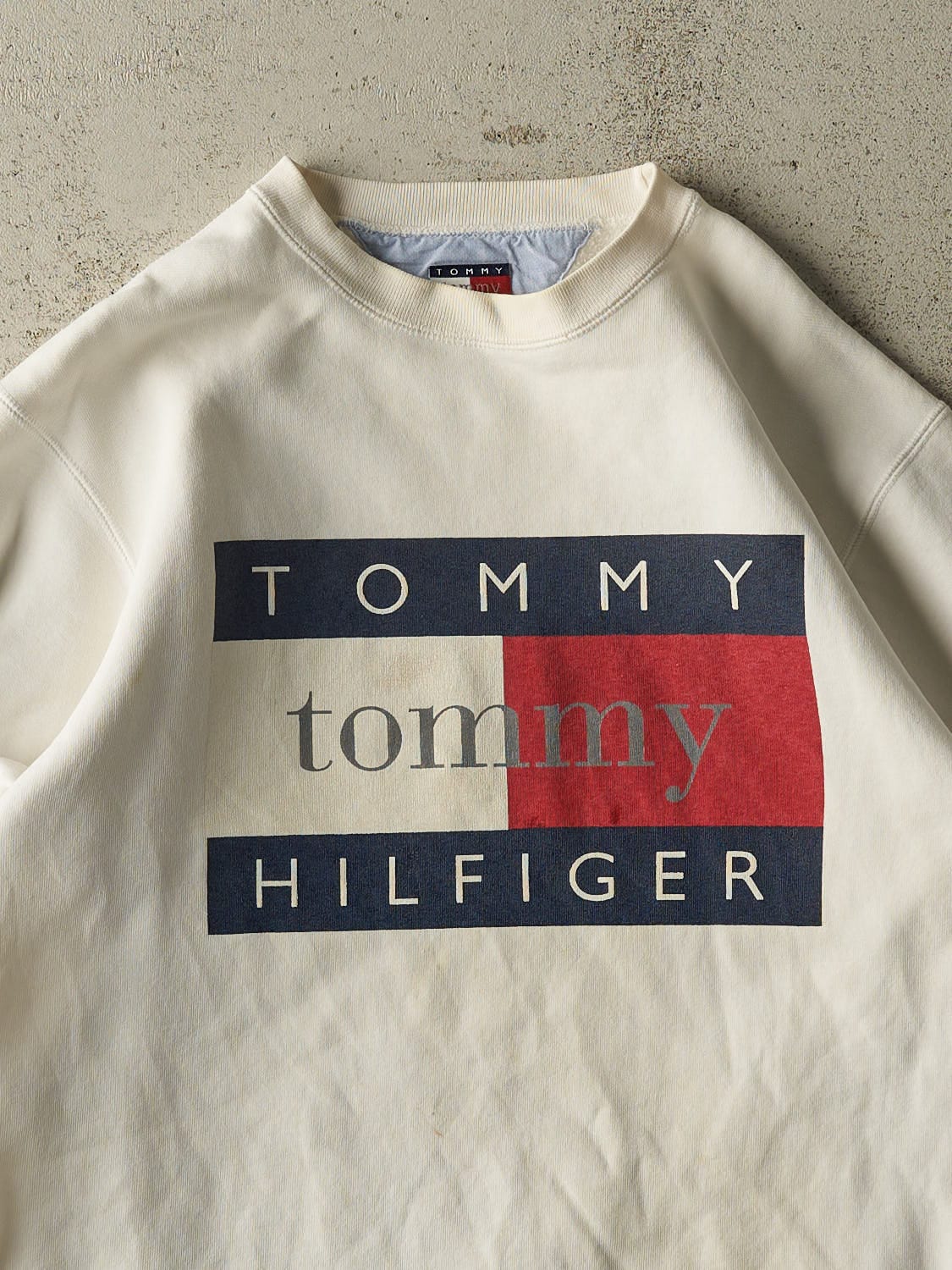 Vintage 90s White Tommy Hilfiger Crewneck (L/XL)