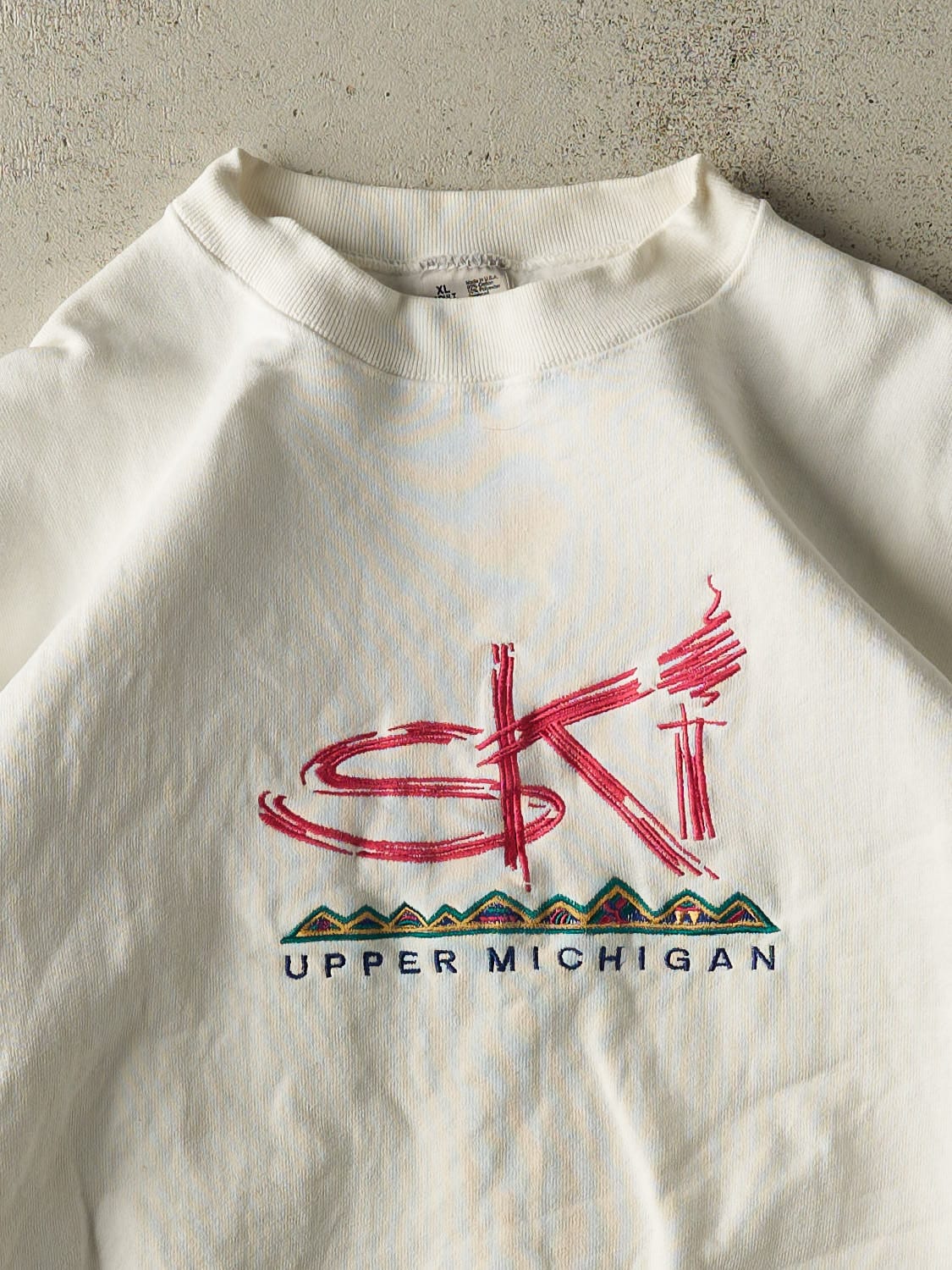 Vintage 90s White Upper Michigan Ski Embroidered Crewneck (L/XL)