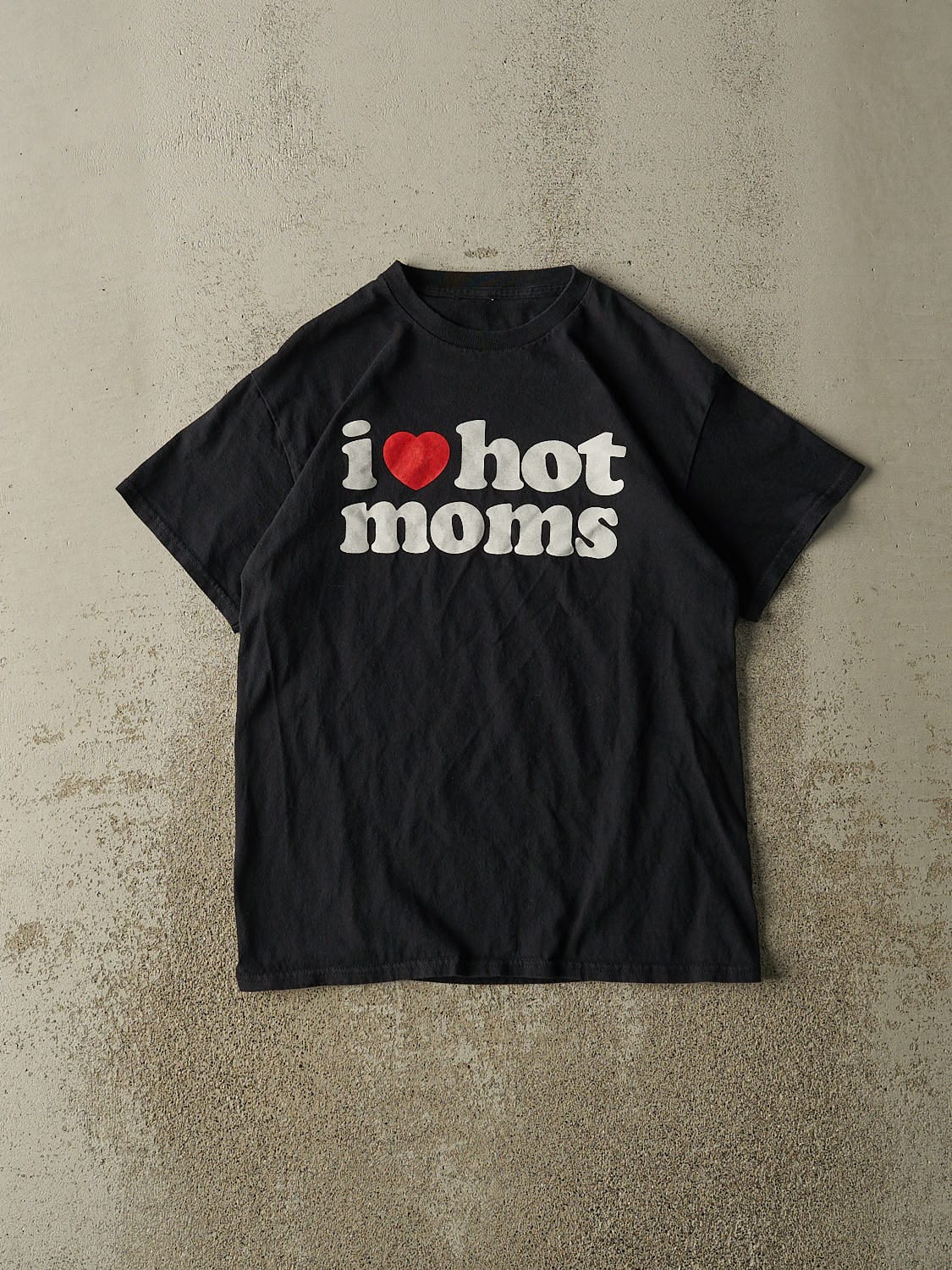 Vintage Y2K Black "I Love Hot Mom's" Slogan Tee (S)