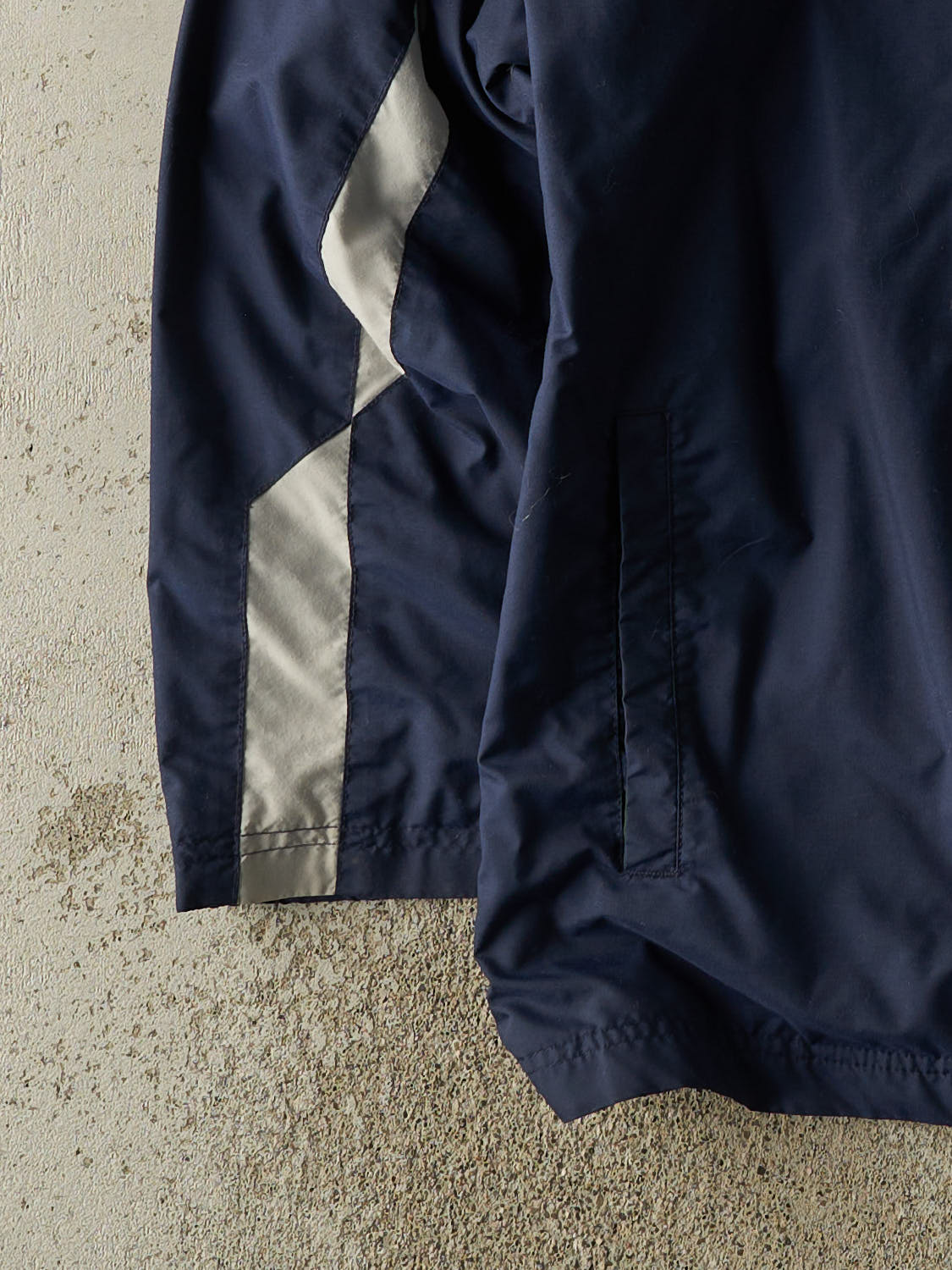 Vintage Y2K Navy Blue Nike Windbreaker Jacket (L)