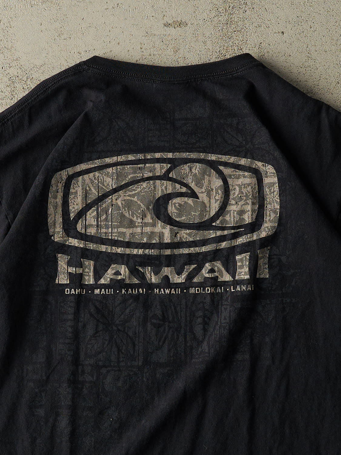 Vintage Y2K Black Hawaii Surf Wear Tee (M/L)